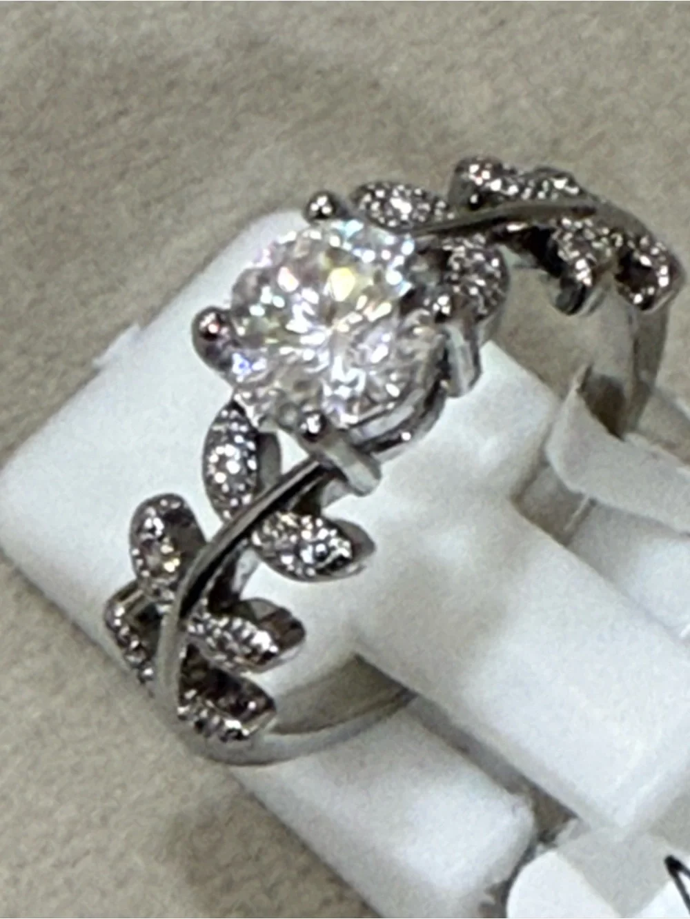 Moissanite Solitaire Leaf Accent Ring in Silver - Size 7